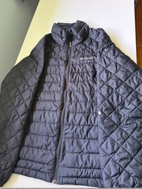 Black Woman's Large Columbia Quilted Winter Jacket